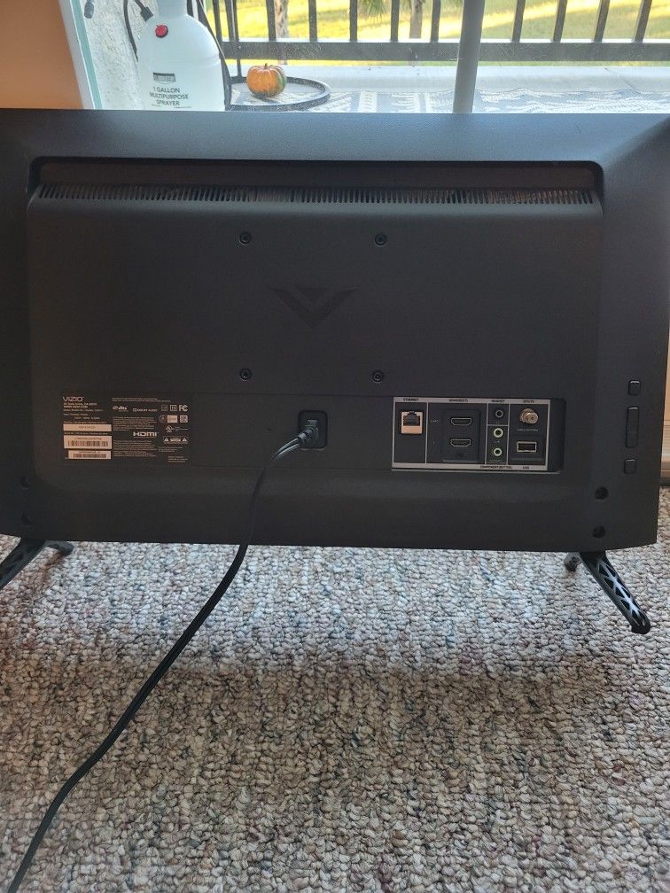 24 IN. FHD Vizio TV