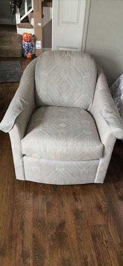Swivel glider