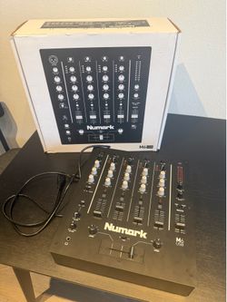 Numark M6 USB 4-Channel DJ Mixer