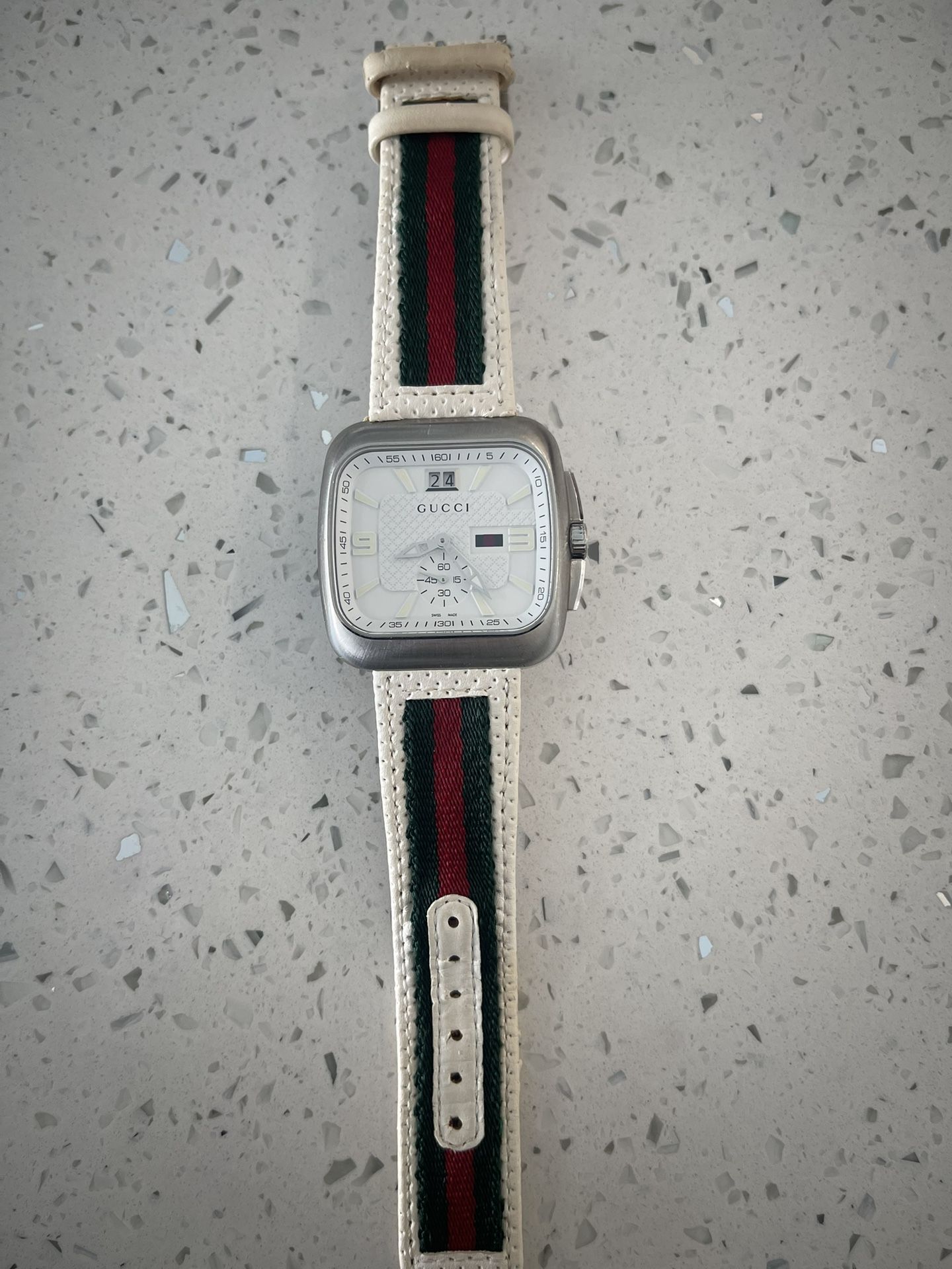 Gucci Coupe Watch Big Date Quartz, New Battery 