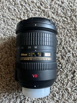 Nikon AF-S DX NIKKOR 18-200mm f/3.5-5.6G ED VR Zoom Lens