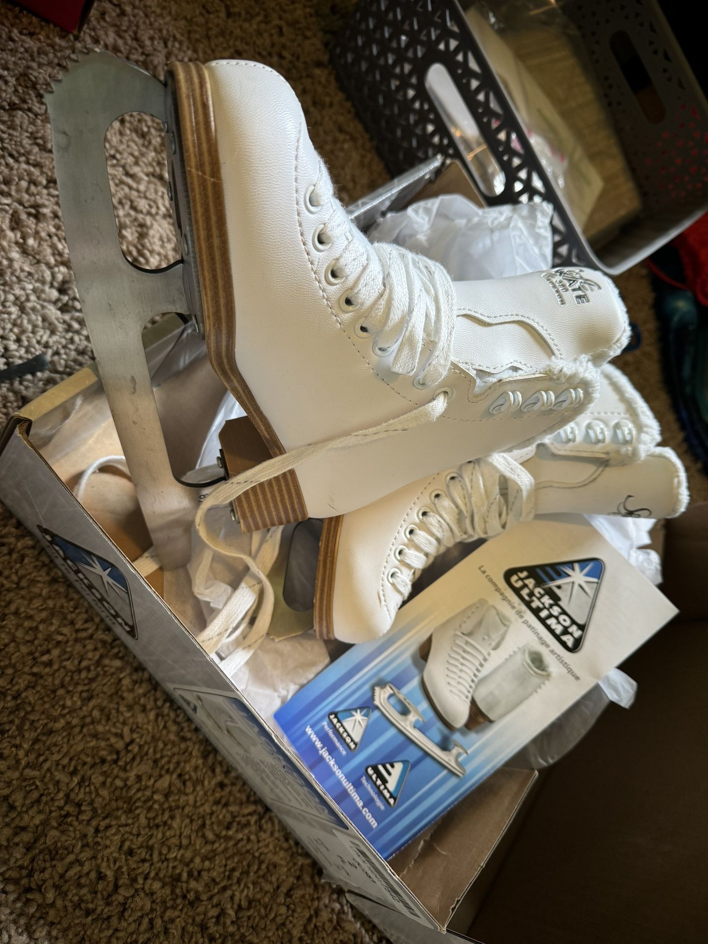 Jackson 380 girl ice skates size 2