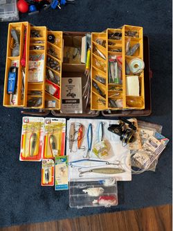 VINTAGE 1970’s-1980’s FISHING GEAR-SALTWATER-FRESHWATER-WITH TACKLE BOX