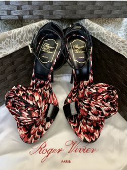 NEW ROGER VIVIER ROSE 'N ROLL SATIN RED PRINT PLATFORM HEELS 37 NEW