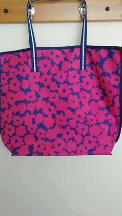 Ladies hand bag/beach bag. Cool color combo.