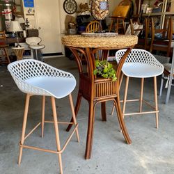 Tall Wicker Pedestal Table + 2 Modern Bar Height Stools Home Furniture