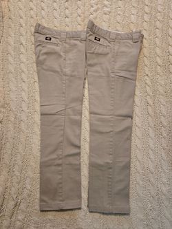 2,Boys' khaki school trousers, size 12 ‼️only pickup‼️