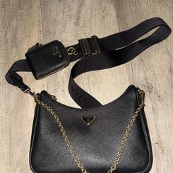 Prada Re-edition 2005 Saffiano Leather Bag