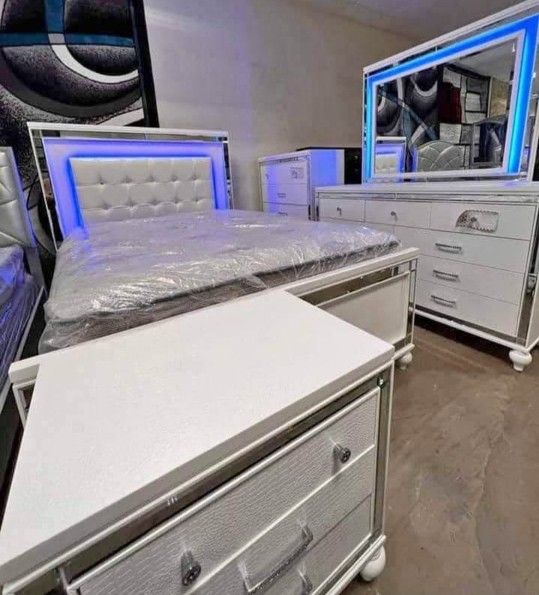 White Bedroom Set 4 Pieces Queen new Finance Available