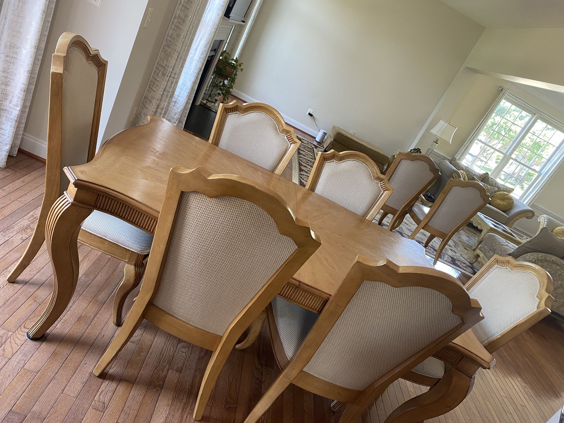8 Piece Chair With Extendable Table