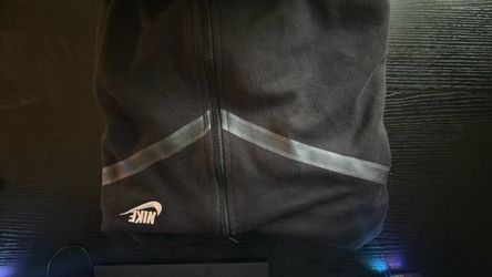 Nike tech hoodie size medium