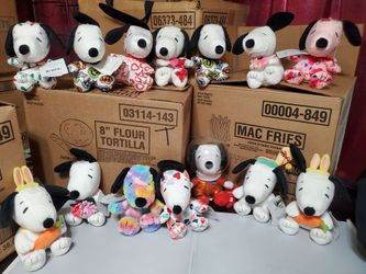 Hallmark Peanuts Snoopy Plush Bundle