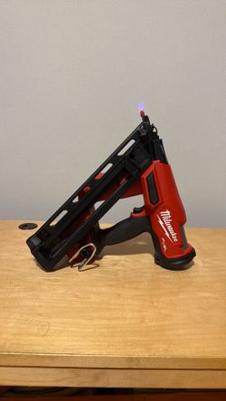 Milwaukee M18 FUEL 18-Volt Lithium-Ion Brushless Cordless Gen II 15-Gauge Angled Finish Nailer (Tool-Only)