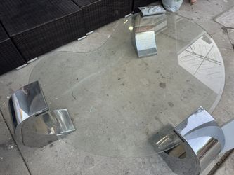 Irregular Living Room Glass Table With 3 Legs