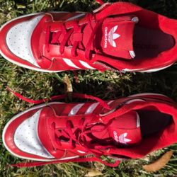 👟 Red Athletic Sneakers – Men’s Size 13 – $10