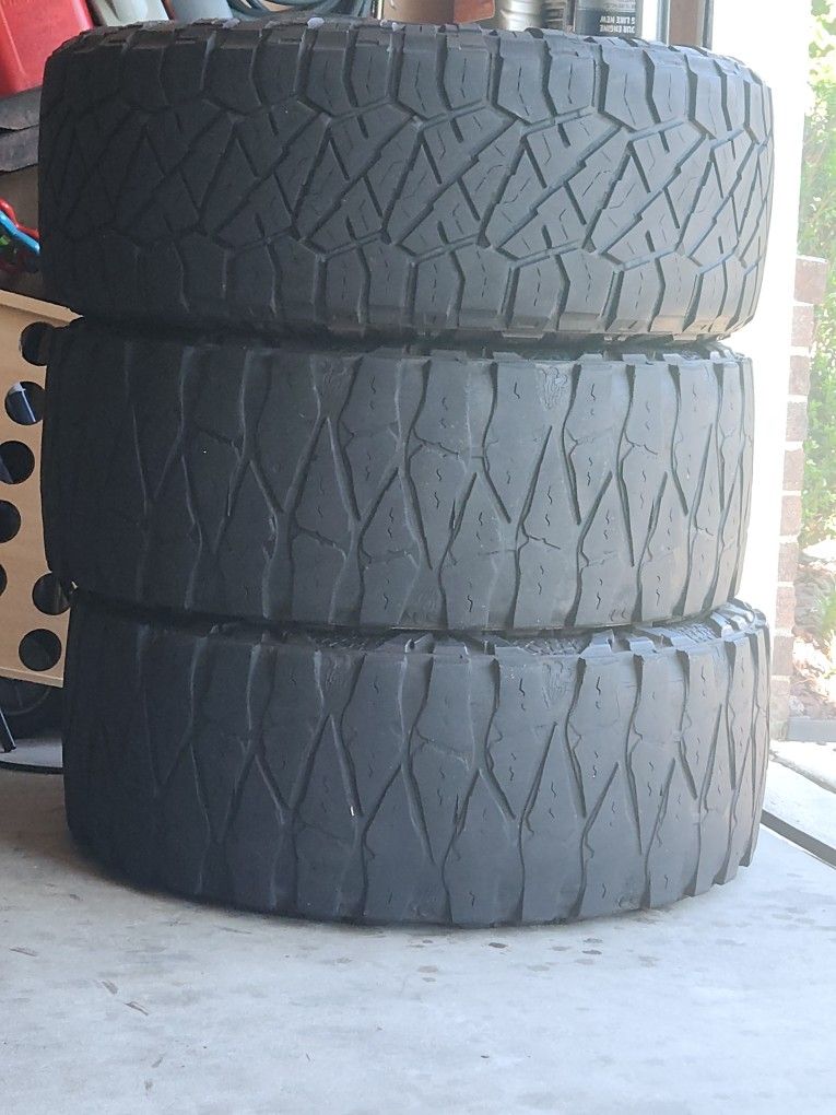 37x13.50r22 Nitto Mud Tires 