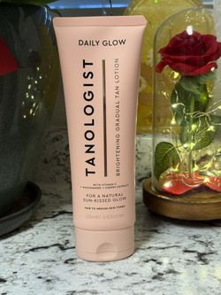 Daily Glow Tanologist Brightening Tanning Lotion 