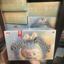 LABUBU Big Into Energy Snow Globe 