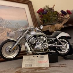 Model 100 Year Anniversary V-Rod Harley Davidson