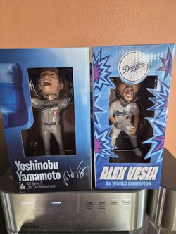 Bobble heads