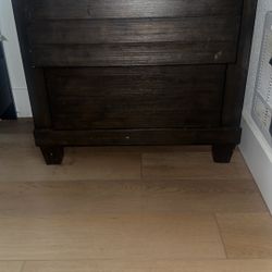Dresser and nightstand Set 