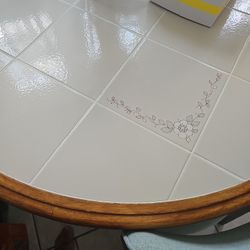 Kitcgen Table , 2 Chairs, Bench