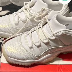 Jordan 11s Sz 6