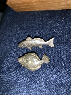2 Vintage Pewter fish Hat pins Flounder and puppy drum