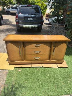 1963 Vintage Mid Century Modern Dresser