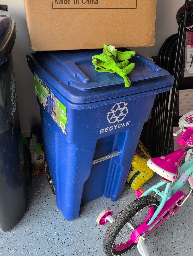 Recycle Trash Can