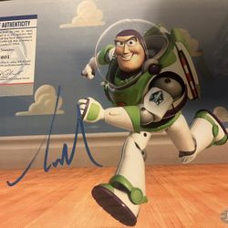 Tim Allen, “Buzz lightyear” 8x10 Signed Photo