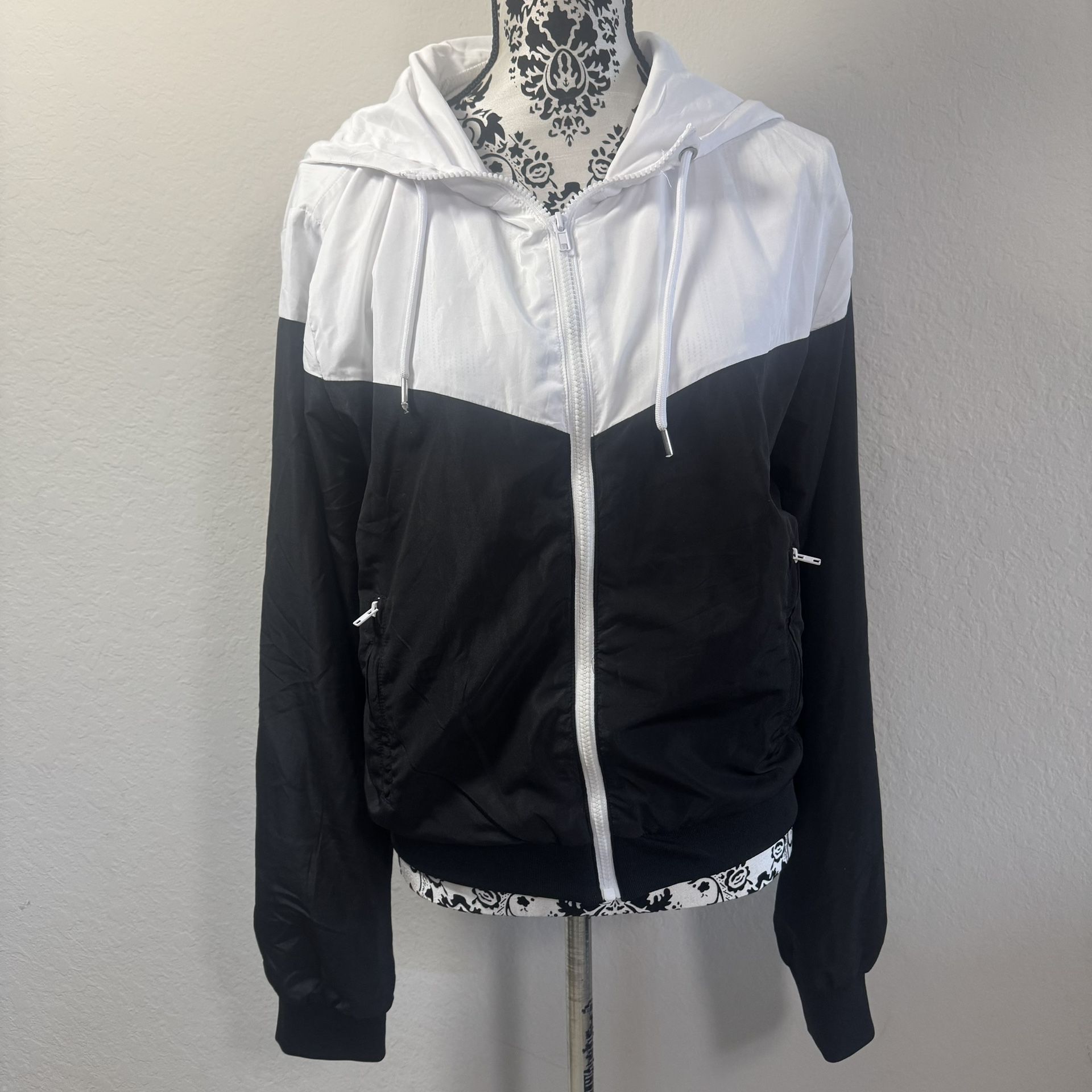 Forever 21 Windbreaker Hoodie Jacket Size M Black And White Mesh Lining Full Zip
