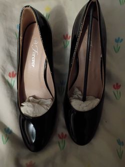 Low heels size 6 white, black, and tan