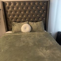 gray queen bed