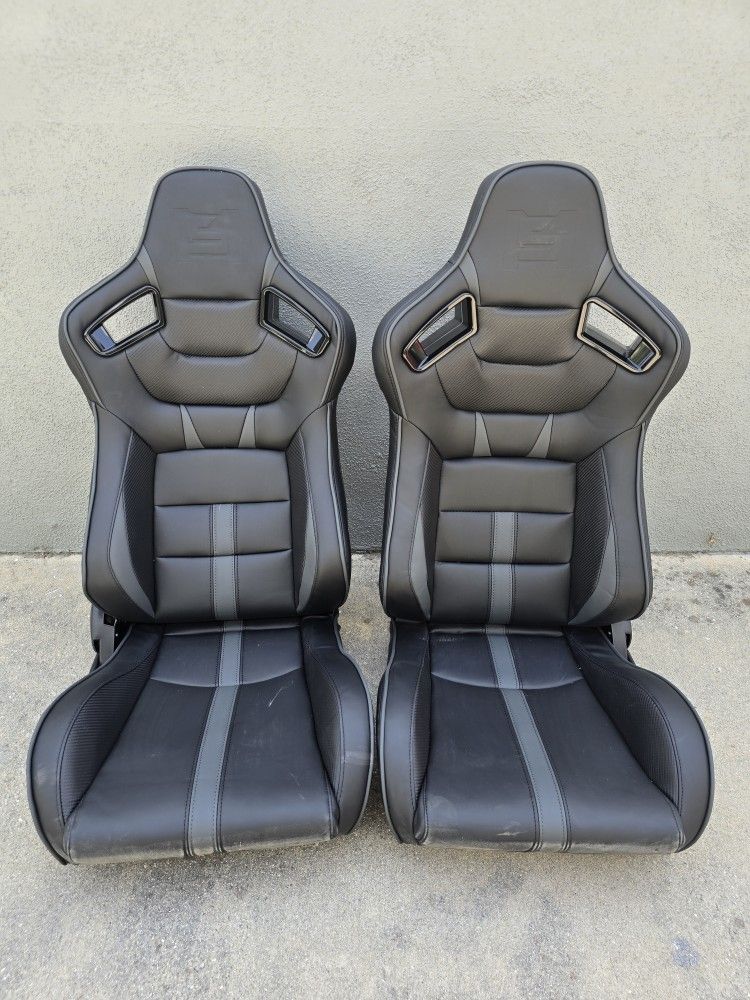 Universal Racing Seats