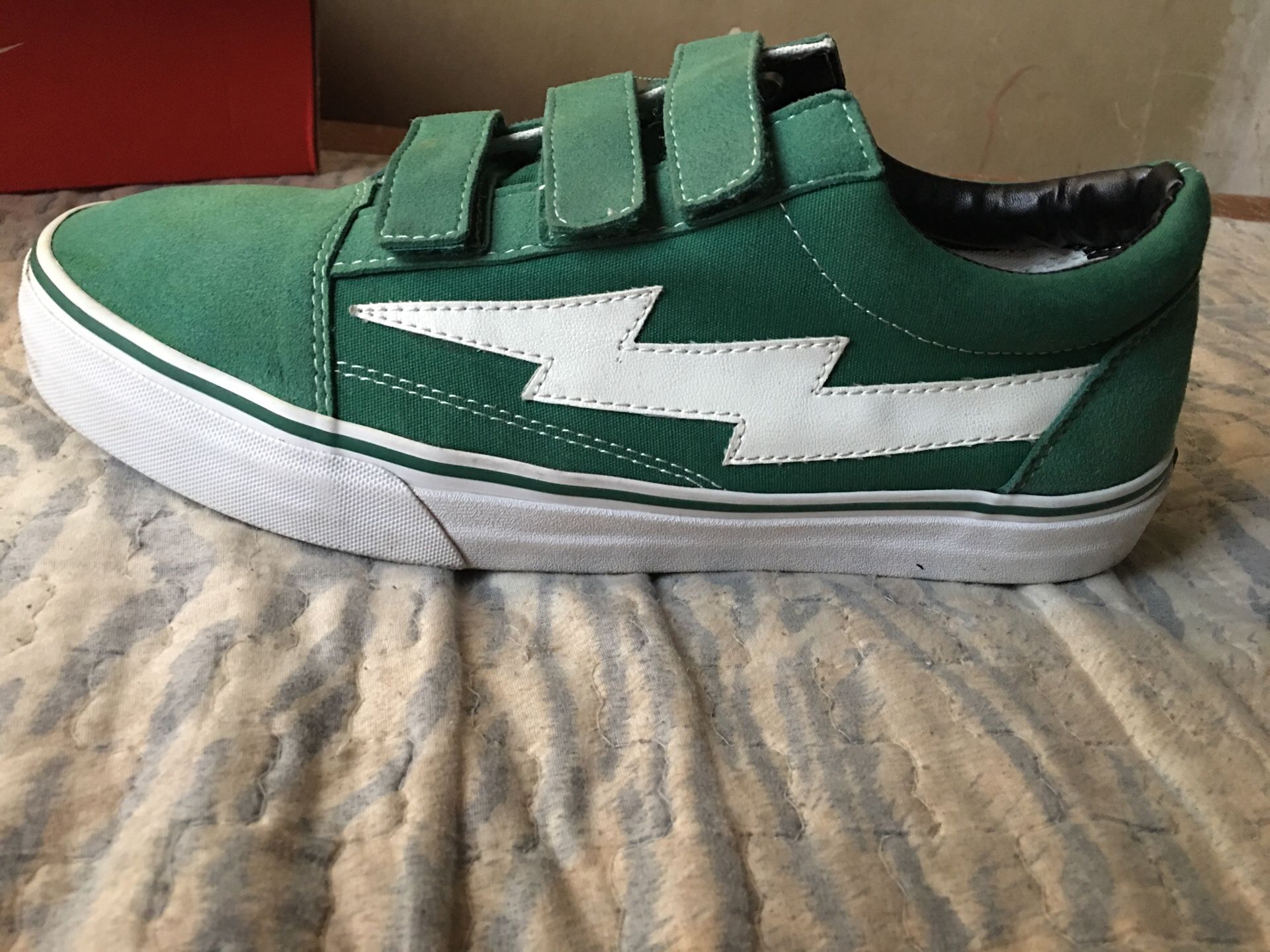 Revenge storm Velcro green worn 3x 9/10 condition hmu them gone asap size 11 for Sale in East Los Angeles, CA - OfferUp