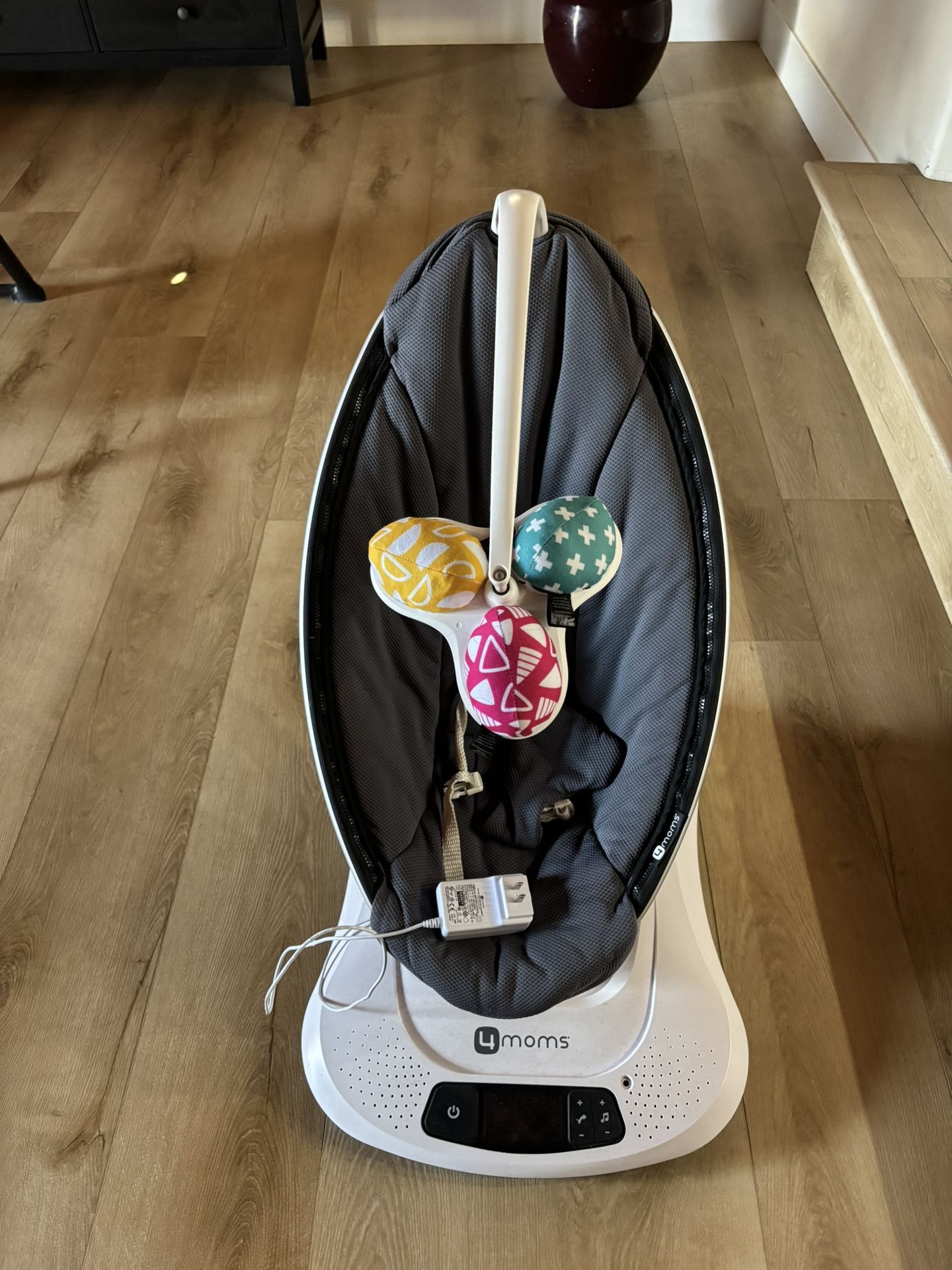 4moms Mamaroo Multi Motion Baby Swing With Infant Attachment