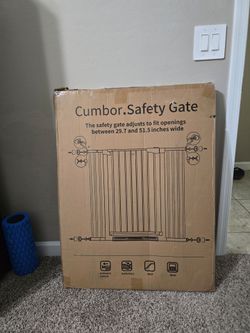 Cumbor Safety  Gate, new in the box