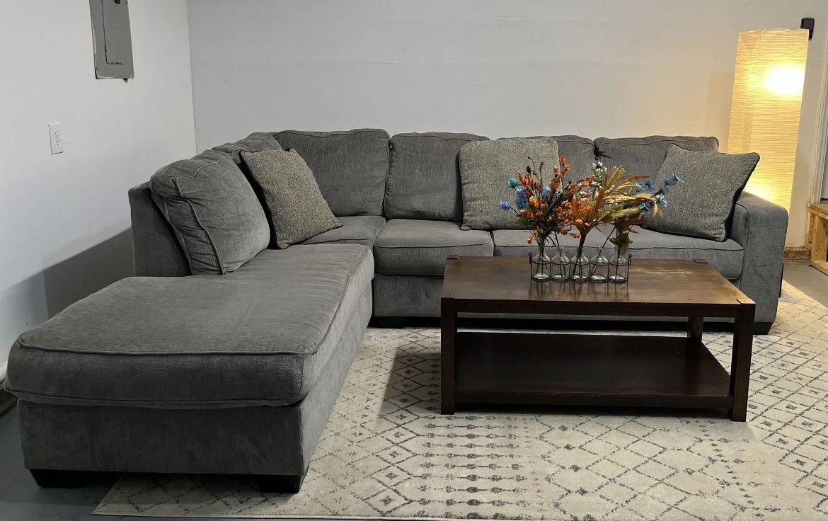 Beautiful Sectional Couch!😍