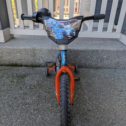 Hot Wheels BMX 16 Inch Bike