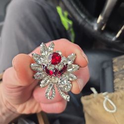Title: Eisenberg Ice Rhinestone Brooch – Red & Clear Crystal Floral