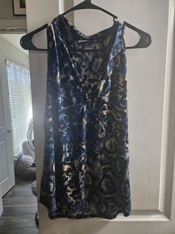 Sleveless blouse