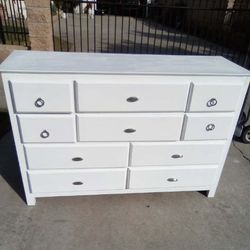 Reduced From $200 10 Drawer Dresser Please Read Description Originally $200