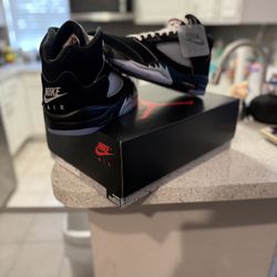 Metallic Jordan 5’s Size 11