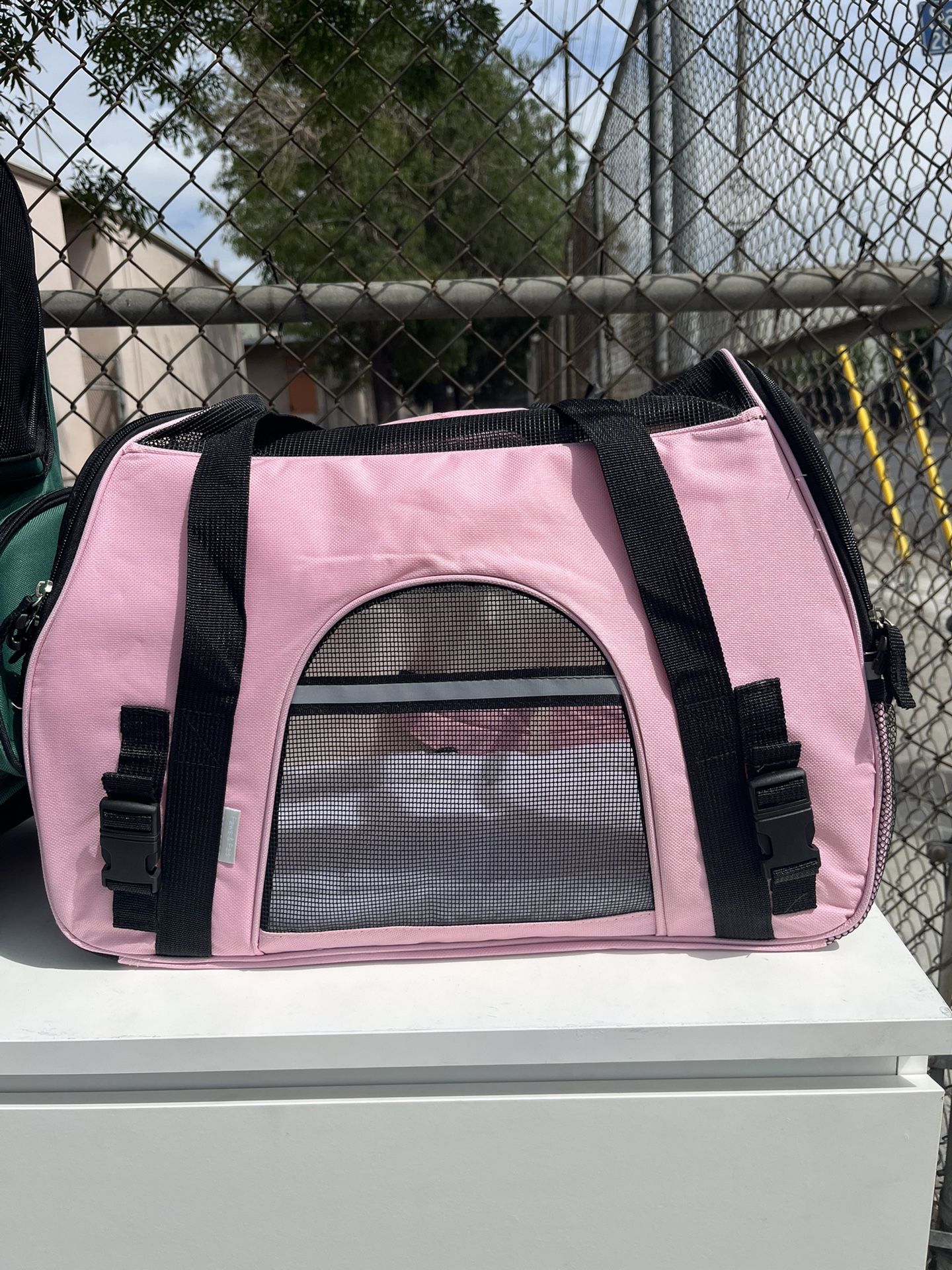 PET Carrier