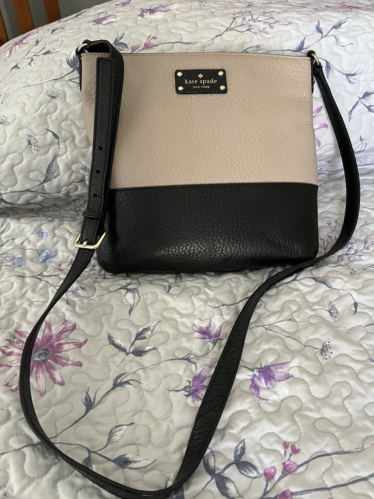 Kate Spade Crossbody Bag In Excellent Condition Like New