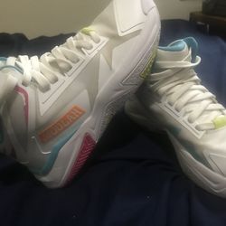 Moolah Kicks Women Triple Double Basketball Shoes