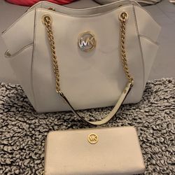 Michael Kors Jet Set Handbag With Matching Wallet In White 