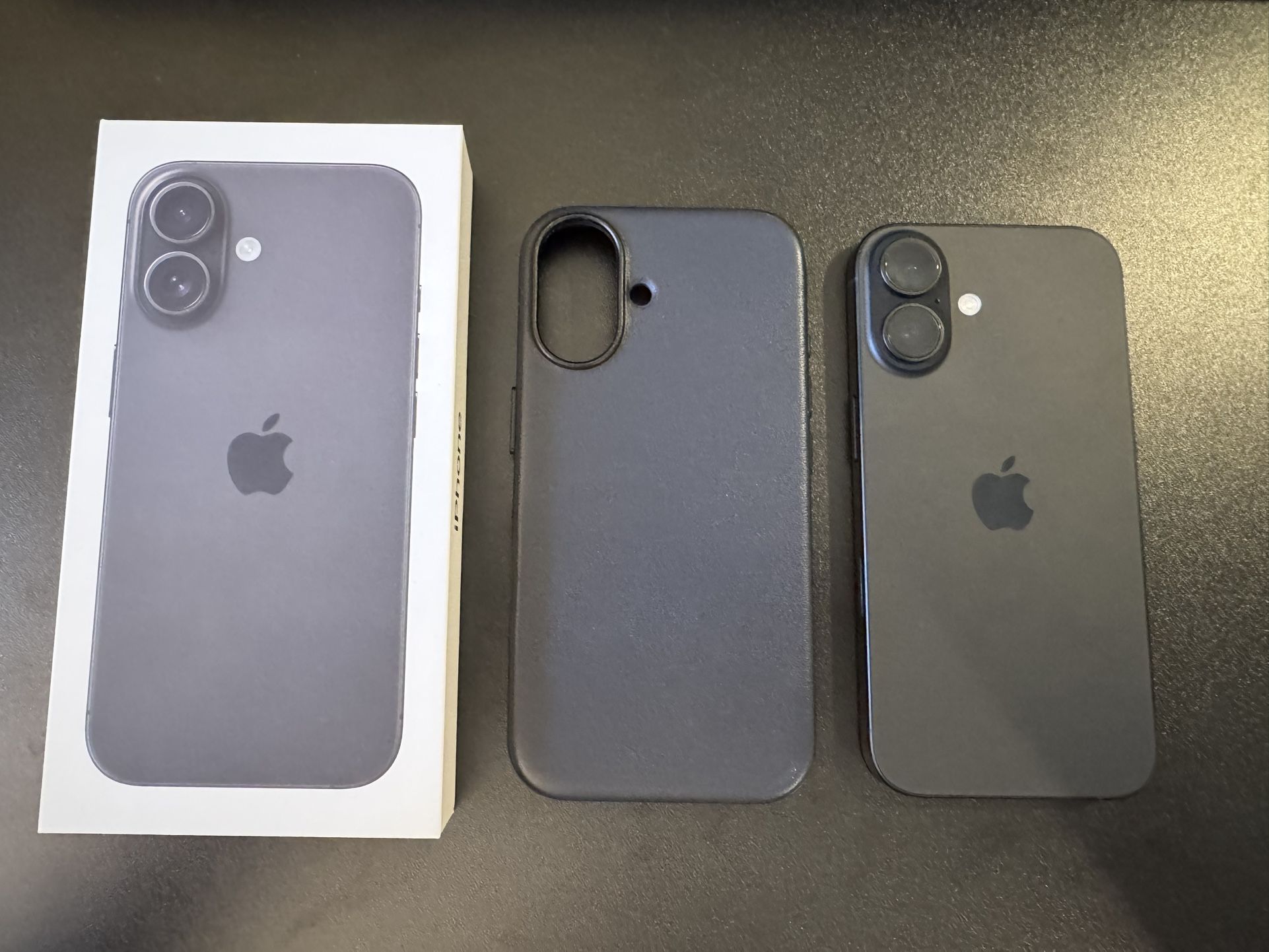 New Apple iPhone 16 Black 128 GB -Unlocked-