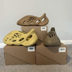 Yeezy Foamrunners 14M